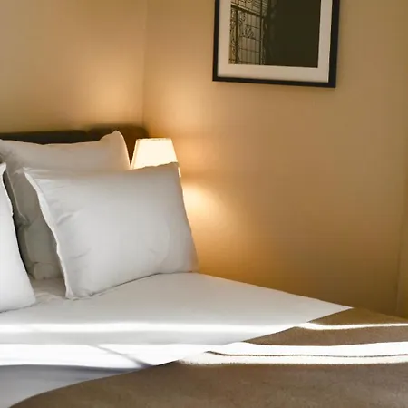 Local 101 Beaurepaire Otel 3*