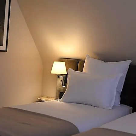 Hotel Local 101 Beaurepaire Paris