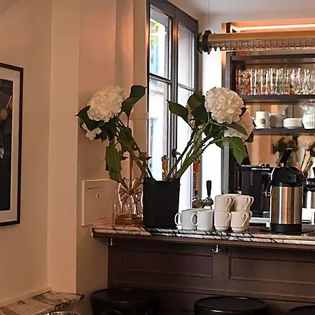 Hotel Local 101 Beaurepaire Paris