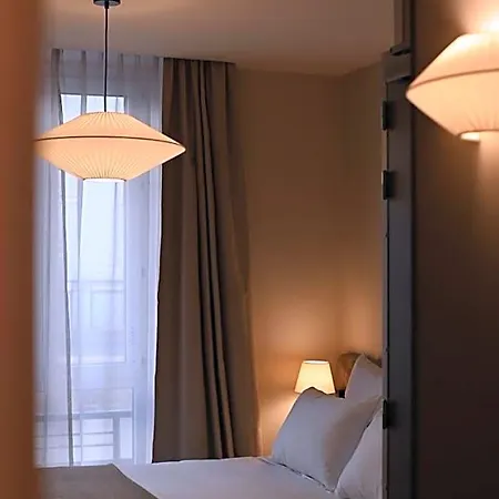 Hotel Local 101 Beaurepaire Paris