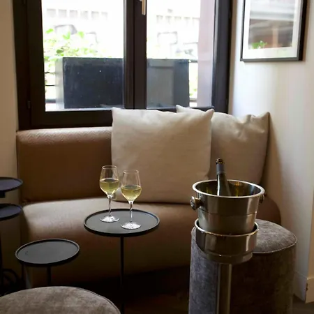 Local 101 Beaurepaire Hotel Paris