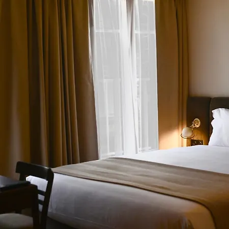 Local 101 Beaurepaire 3* Paris